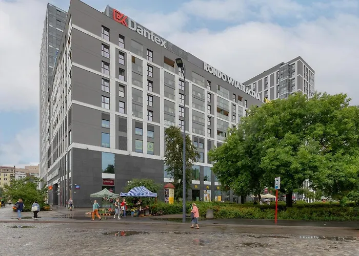 Rondo Wiatraczna Apartment With Parking By Noclegi Renters