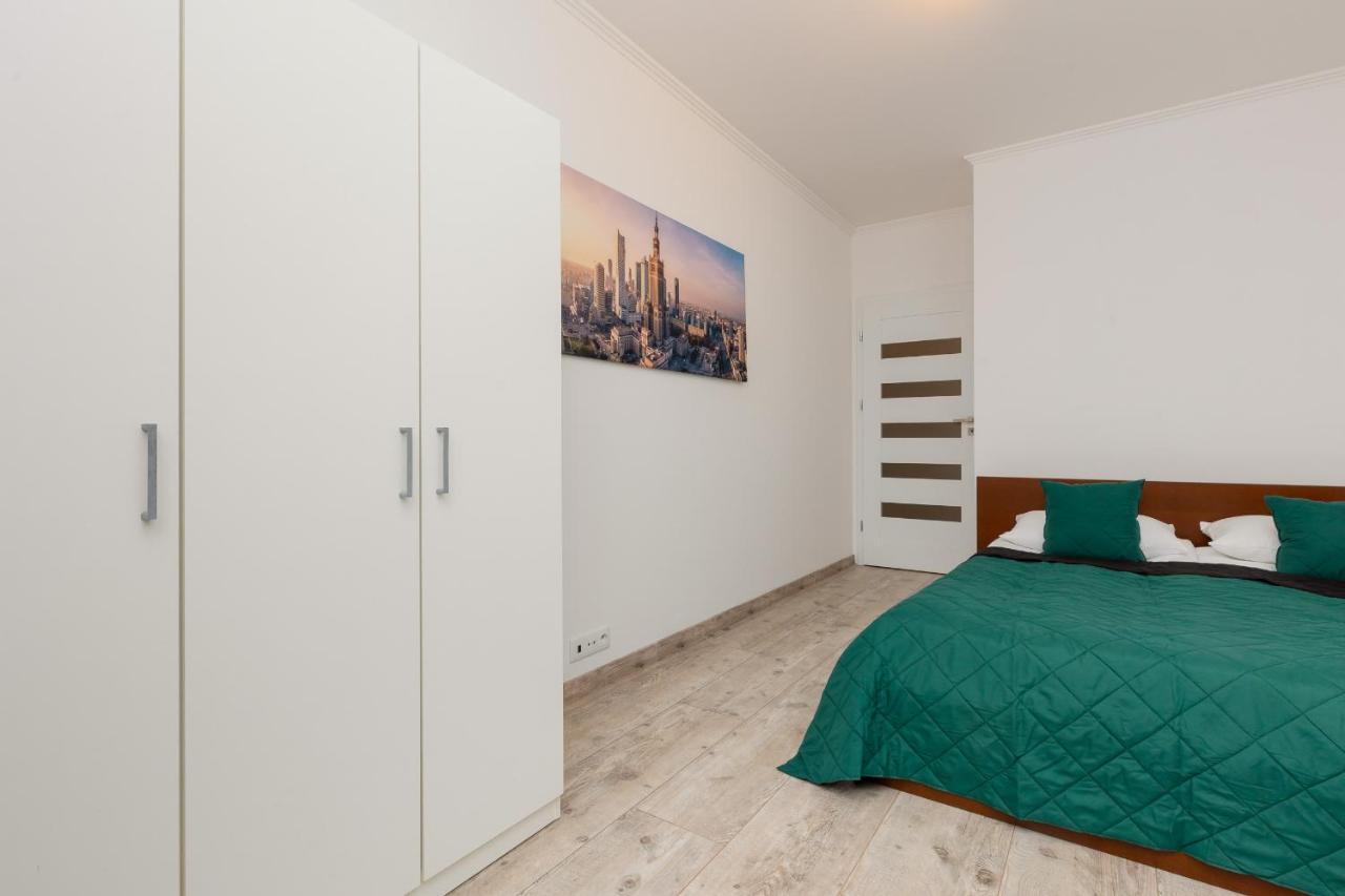 Apartment Rondo Wiatraczna With Parking By Renters