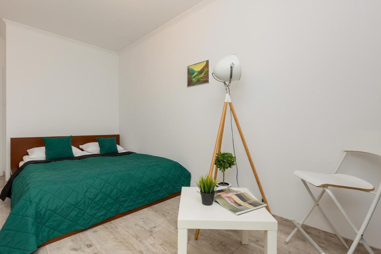 Rondo Wiatraczna With Parking By Renters Apartment Warsaw